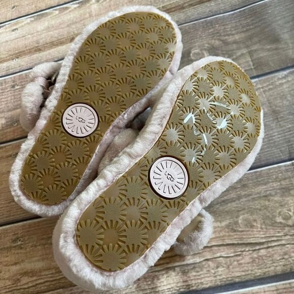Ugg’s slippers - Picture 4 of 5